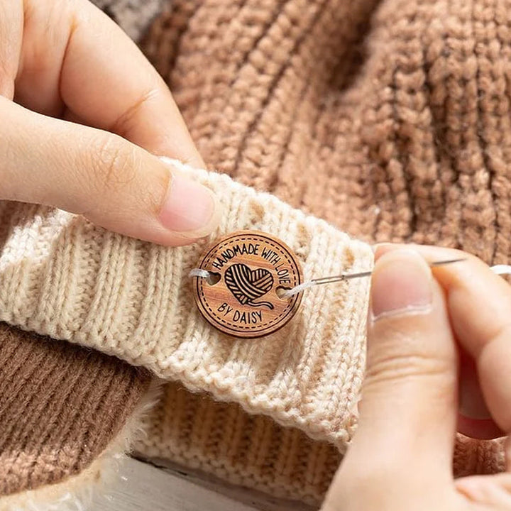 Personalisierte, mit Liebe handgefertigte Holzknöpfe 