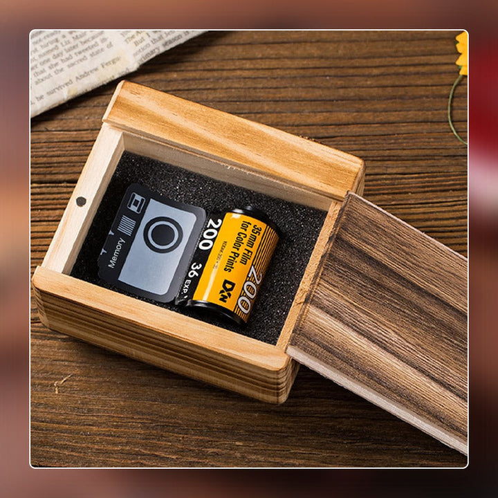 Personalisierter Schlüsselanhänger mit Filmalbum „Memory Time“ – inklusive Kamera-Geschenkbox